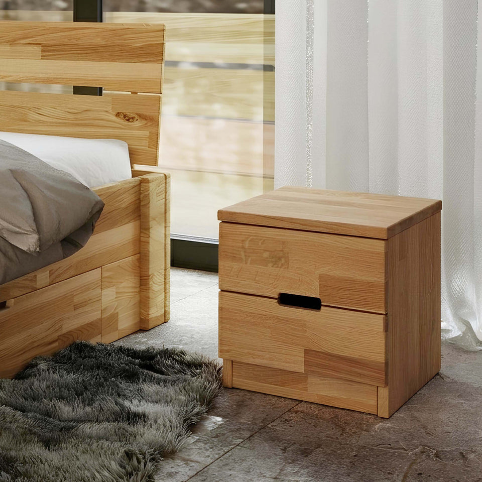 Eichennachttisch im Schlafzimmer