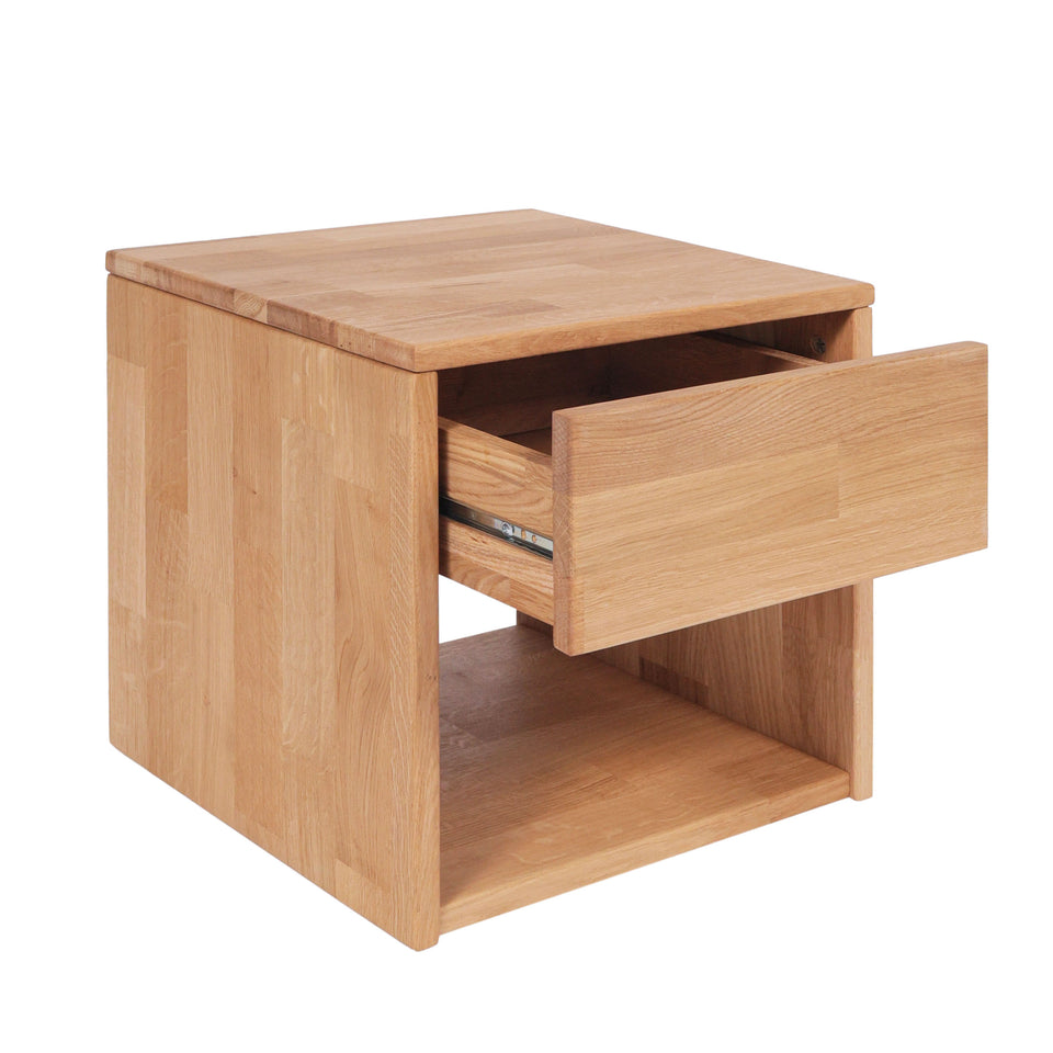 Nachttisch aus Eiche mit teilweise geöffneter Schublade