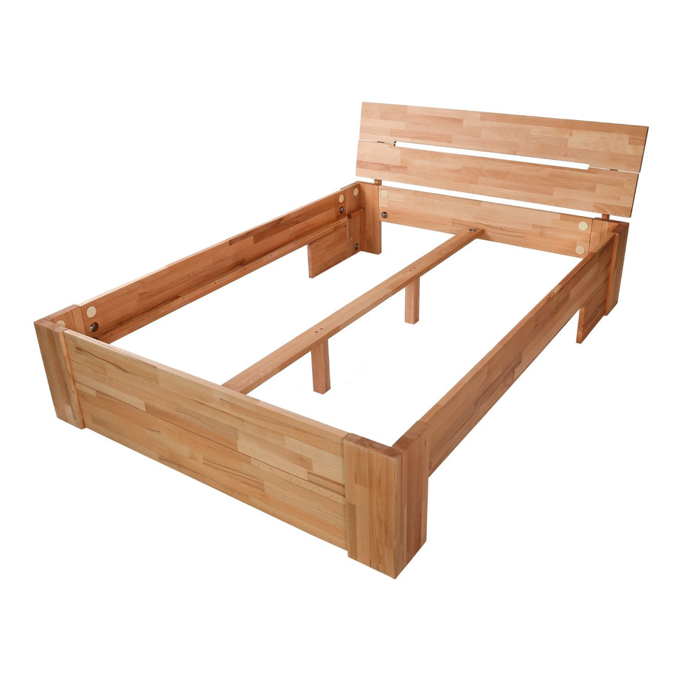 Bett aus Naturholz in Buche